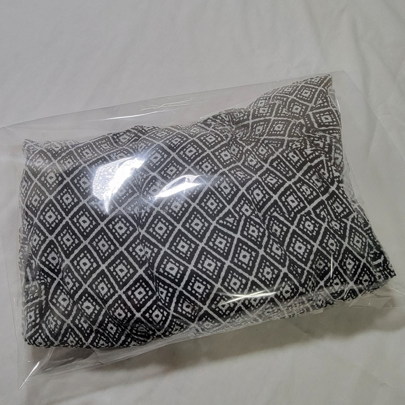 Torrid Cold Shoulder Gauze Top Women’s Size 3 Black And White - Picture 7 of 11